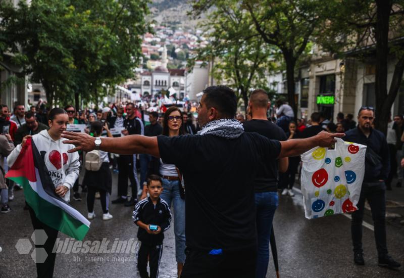 Galerija fotografija sa skupa podrške Palestini u Mostaru
